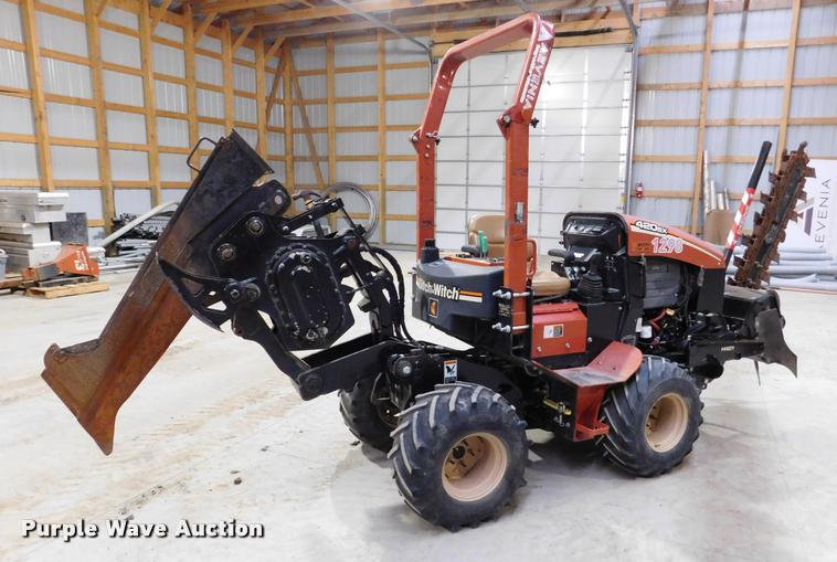 image for item DA1021 2011 Ditch Witch 420ST trencher