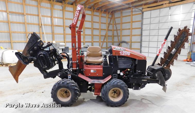 image for item DA1021 2011 Ditch Witch 420ST trencher