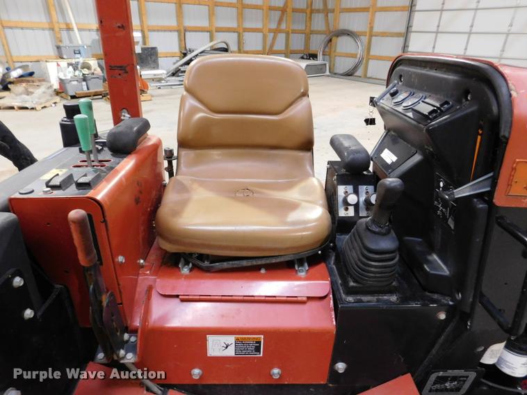 image for item DA1021 2011 Ditch Witch 420ST trencher