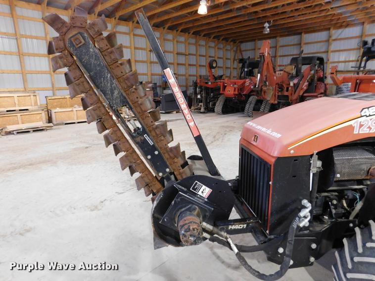 image for item DA1021 2011 Ditch Witch 420ST trencher