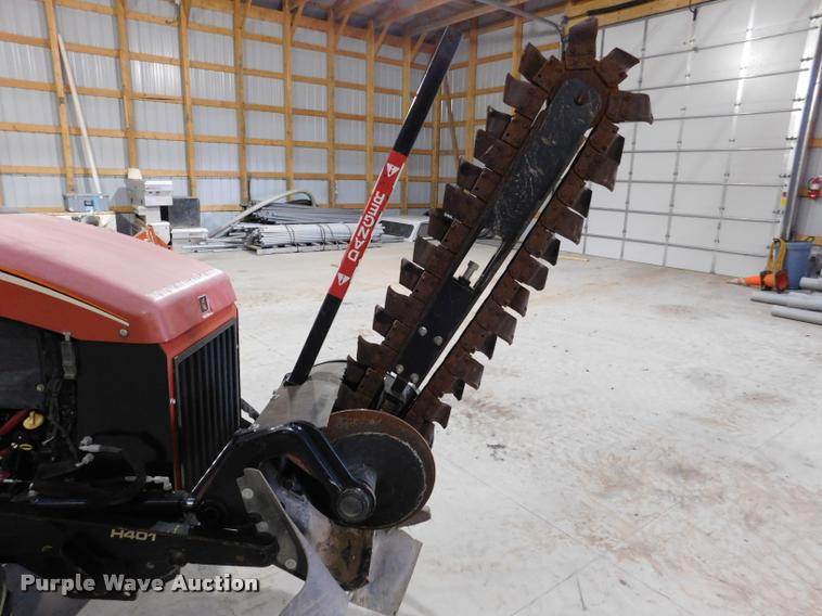 image for item DA1021 2011 Ditch Witch 420ST trencher