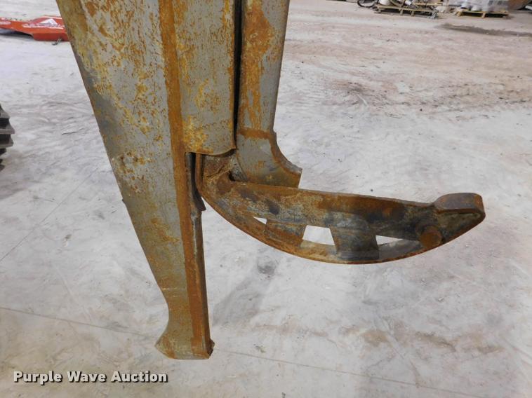 image for item DA1023 2012 Ditch Witch RT115 Quad cable plow