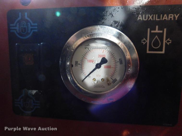 image for item DA1024 2013 Ditch Witch RT115 Quad cable plow