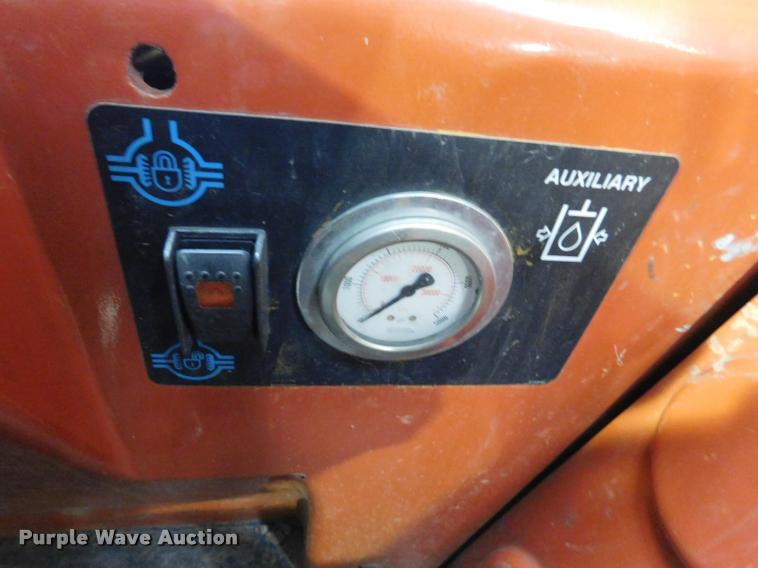 image for item DA1025 2013 Ditch Witch RT115 Quad cable plow