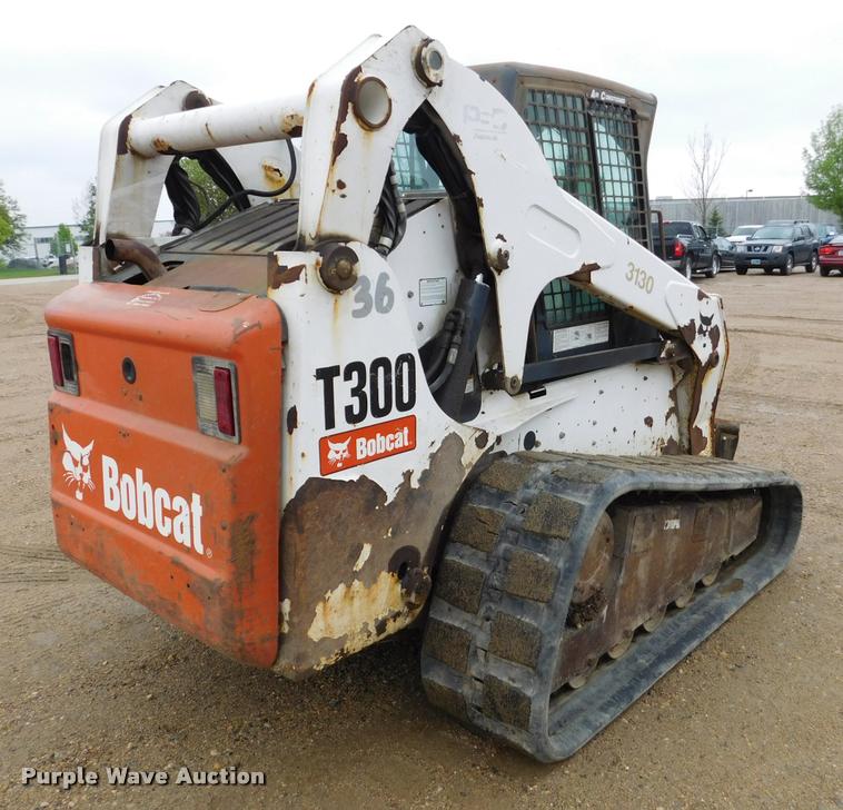 image for item DA1027 2008 Bobcat T300 skid steer