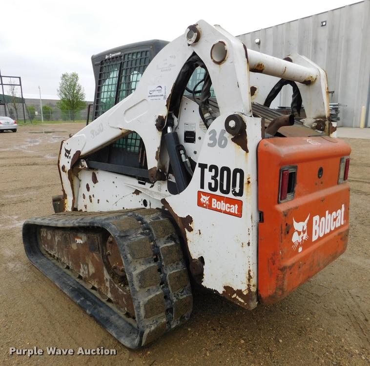 image for item DA1027 2008 Bobcat T300 skid steer