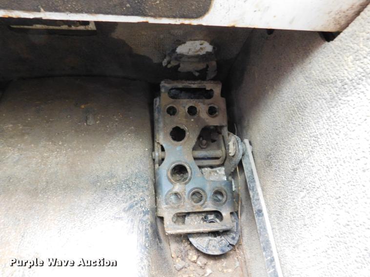 image for item DA1027 2008 Bobcat T300 skid steer