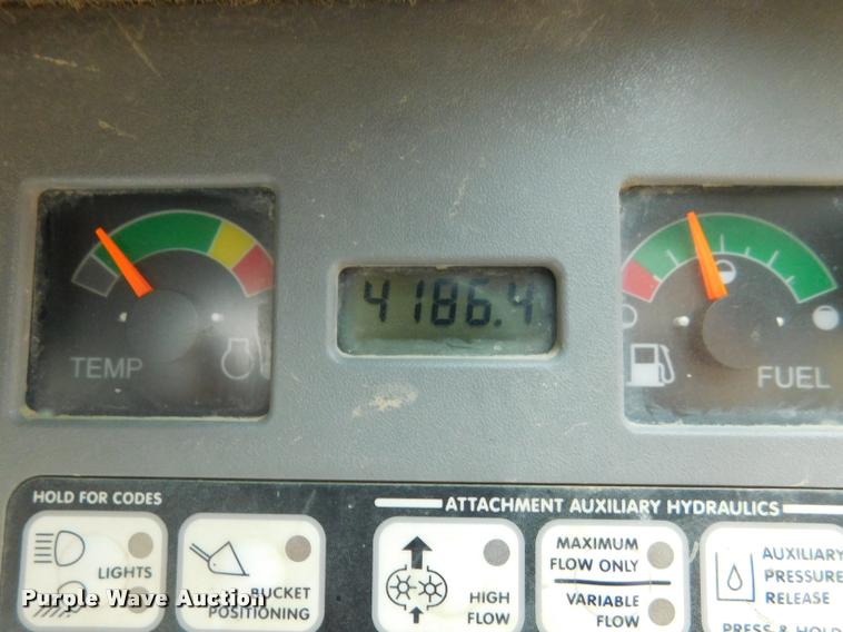 image for item DA1027 2008 Bobcat T300 skid steer