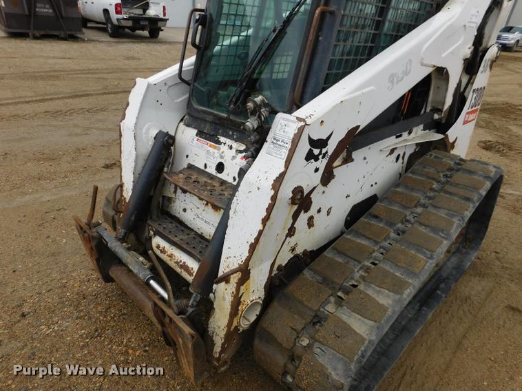 image for item DA1027 2008 Bobcat T300 skid steer