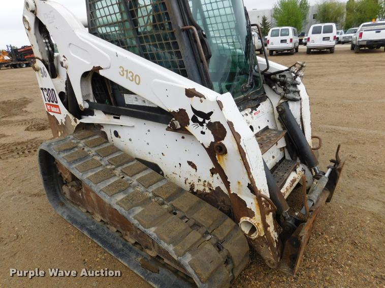 image for item DA1027 2008 Bobcat T300 skid steer