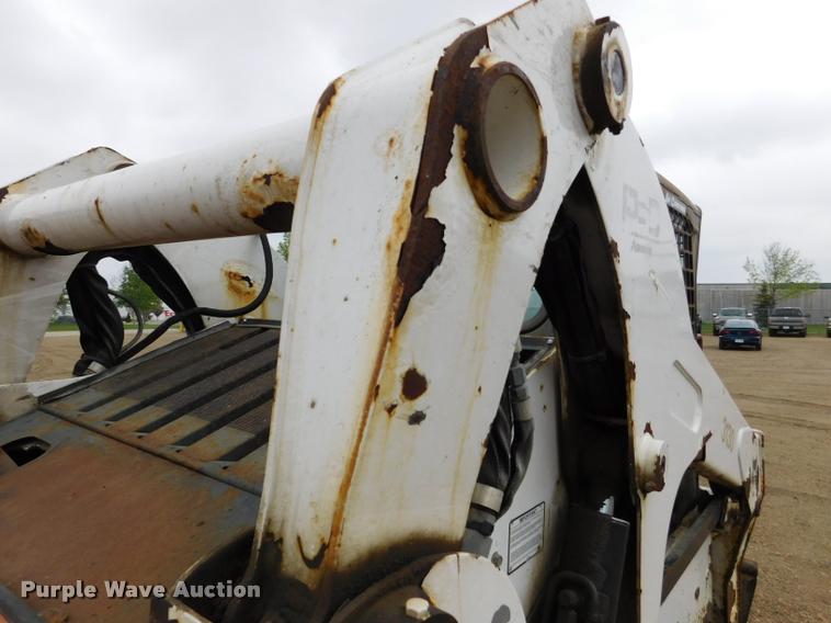 image for item DA1027 2008 Bobcat T300 skid steer