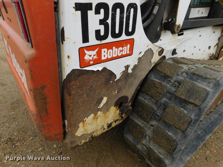 image for item DA1027 2008 Bobcat T300 skid steer