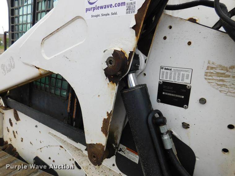 image for item DA1027 2008 Bobcat T300 skid steer