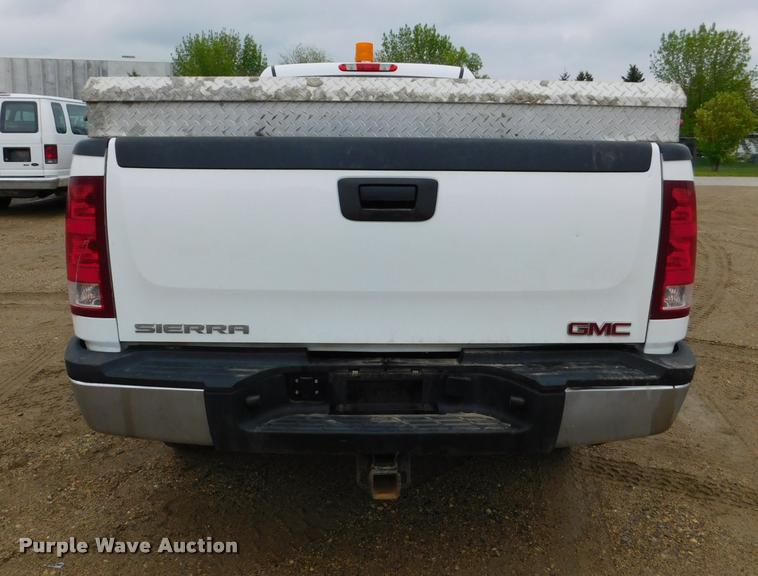 image for item DA1030 2009 GMC Sierra 3500HD Crew Cab pickup truck