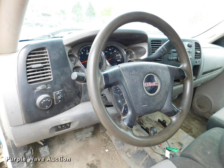 image for item DA1030 2009 GMC Sierra 3500HD Crew Cab pickup truck
