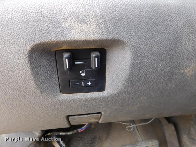 image for item DA1030 2009 GMC Sierra 3500HD Crew Cab pickup truck