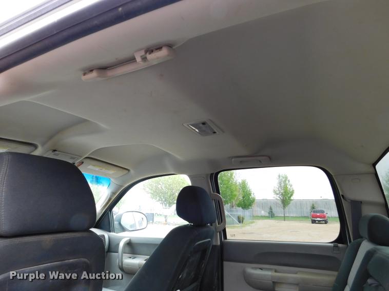 image for item DA1030 2009 GMC Sierra 3500HD Crew Cab pickup truck