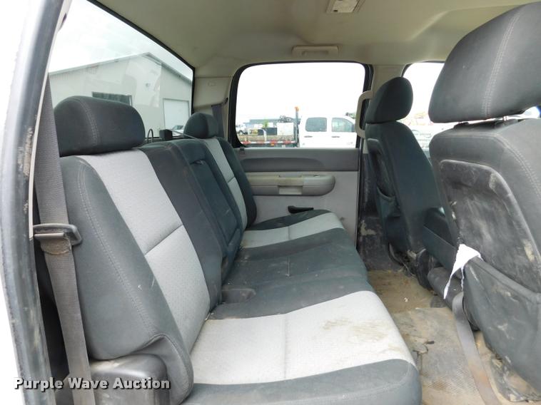 image for item DA1030 2009 GMC Sierra 3500HD Crew Cab pickup truck