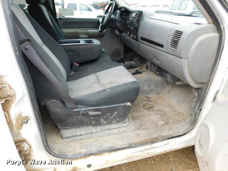 image for item DA1030 2009 GMC Sierra 3500HD Crew Cab pickup truck