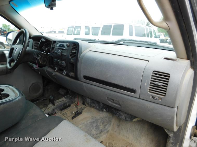 image for item DA1030 2009 GMC Sierra 3500HD Crew Cab pickup truck