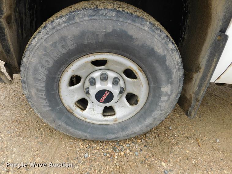 image for item DA1030 2009 GMC Sierra 3500HD Crew Cab pickup truck