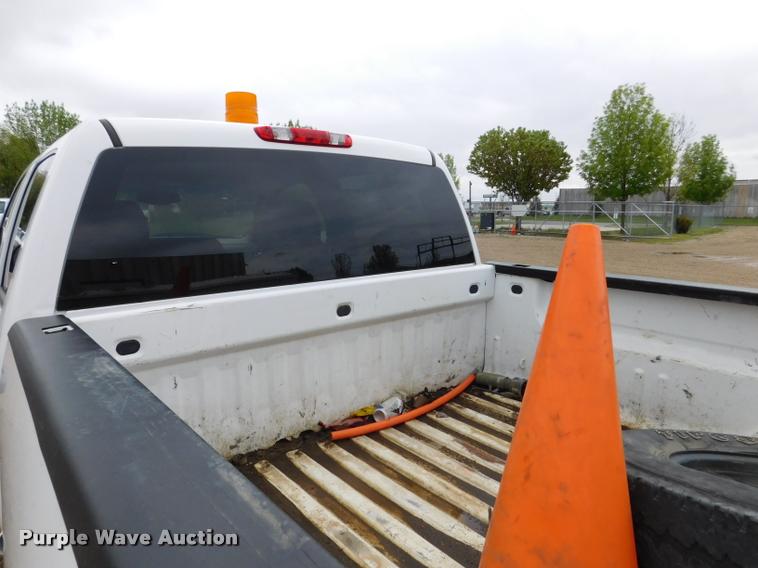 image for item DA1030 2009 GMC Sierra 3500HD Crew Cab pickup truck