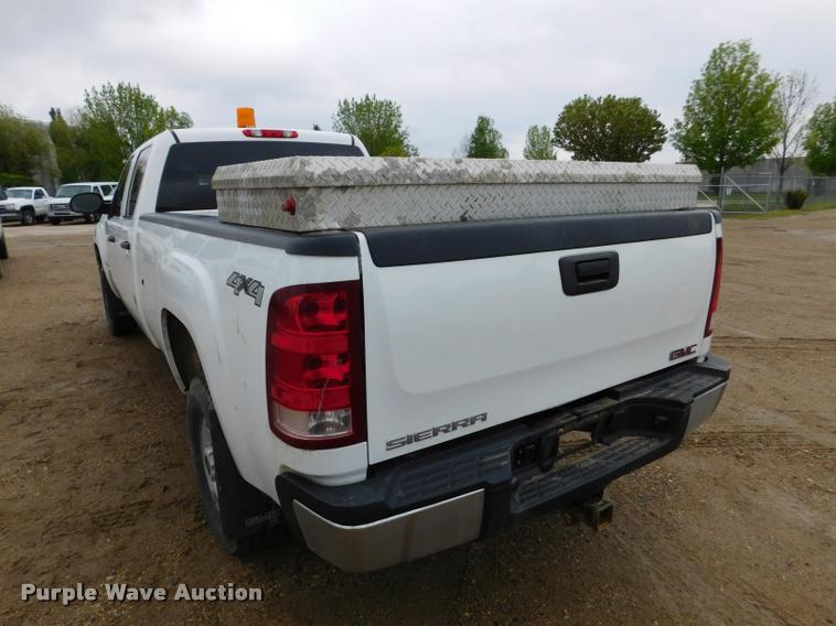 image for item DA1030 2009 GMC Sierra 3500HD Crew Cab pickup truck