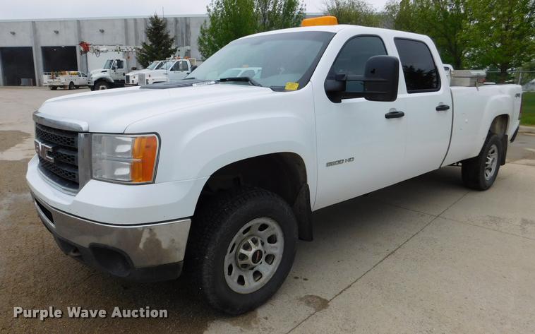 image for item DA1031 2011 GMC Sierra 3500HD Crew Cab pickup truck