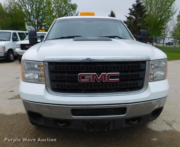 image for item DA1031 2011 GMC Sierra 3500HD Crew Cab pickup truck