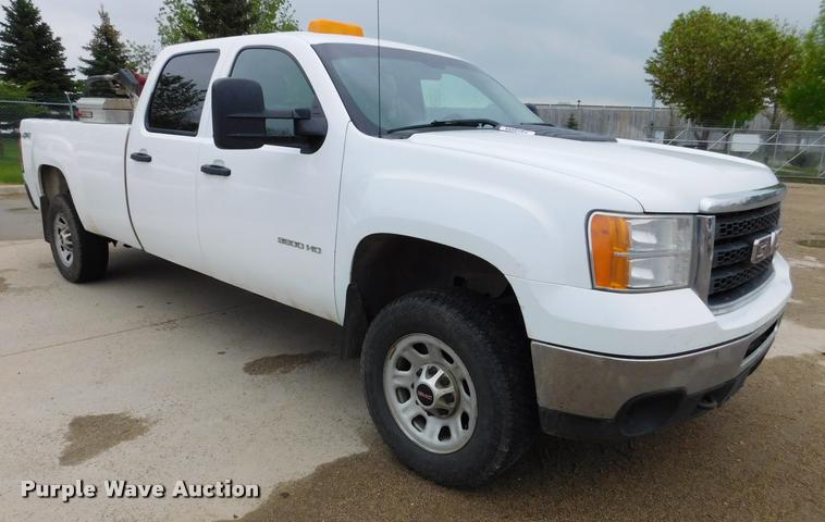 image for item DA1031 2011 GMC Sierra 3500HD Crew Cab pickup truck