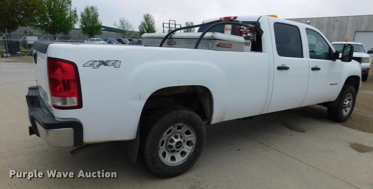 image for item DA1031 2011 GMC Sierra 3500HD Crew Cab pickup truck