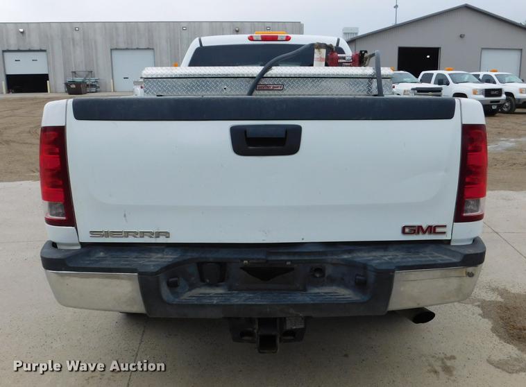 image for item DA1031 2011 GMC Sierra 3500HD Crew Cab pickup truck