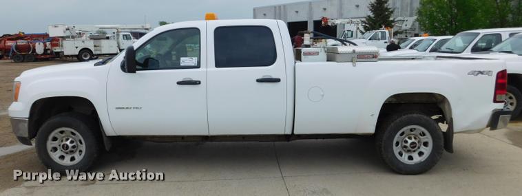 image for item DA1031 2011 GMC Sierra 3500HD Crew Cab pickup truck