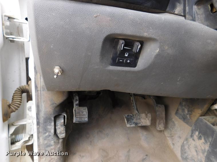 image for item DA1031 2011 GMC Sierra 3500HD Crew Cab pickup truck