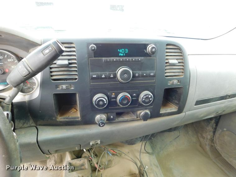 image for item DA1031 2011 GMC Sierra 3500HD Crew Cab pickup truck