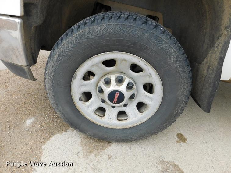 image for item DA1031 2011 GMC Sierra 3500HD Crew Cab pickup truck