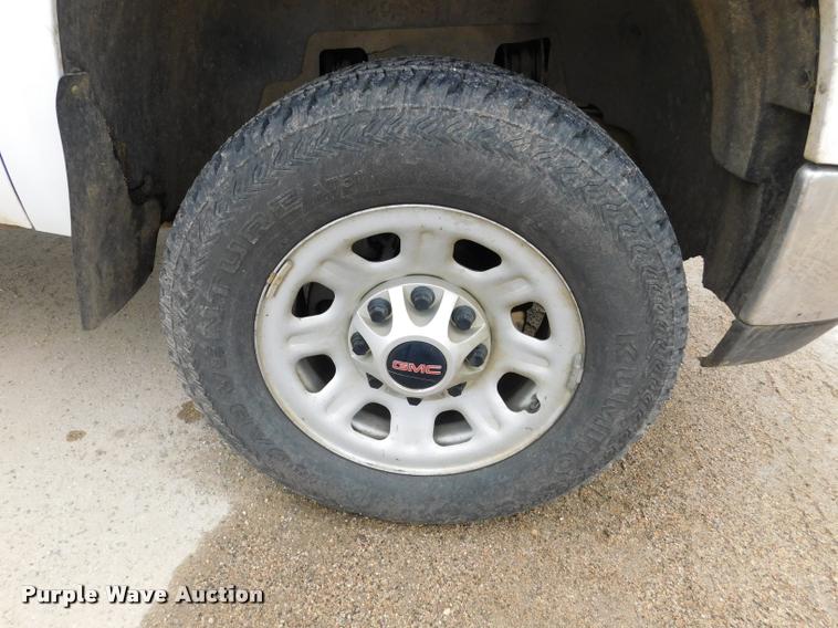 image for item DA1031 2011 GMC Sierra 3500HD Crew Cab pickup truck