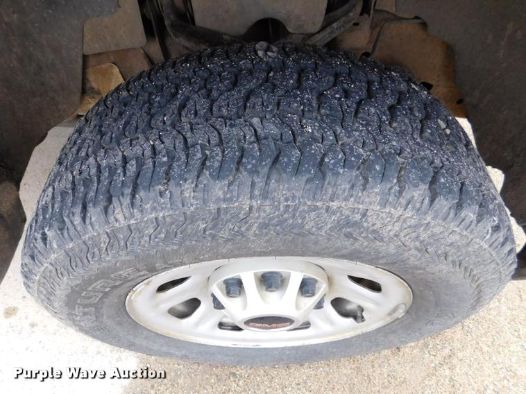 image for item DA1031 2011 GMC Sierra 3500HD Crew Cab pickup truck