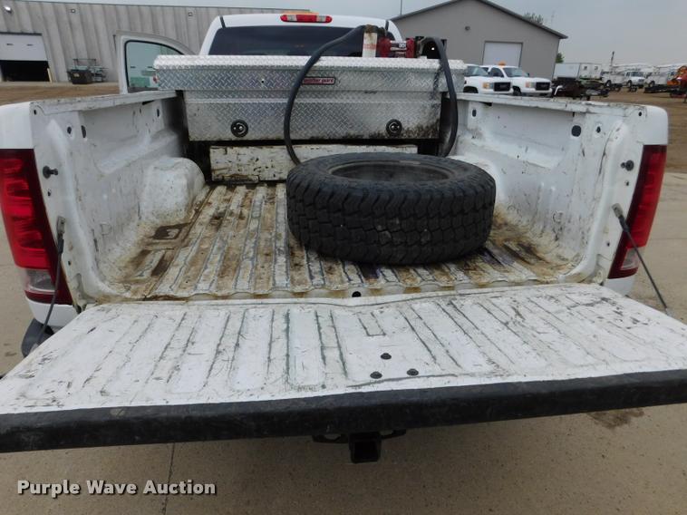 image for item DA1031 2011 GMC Sierra 3500HD Crew Cab pickup truck