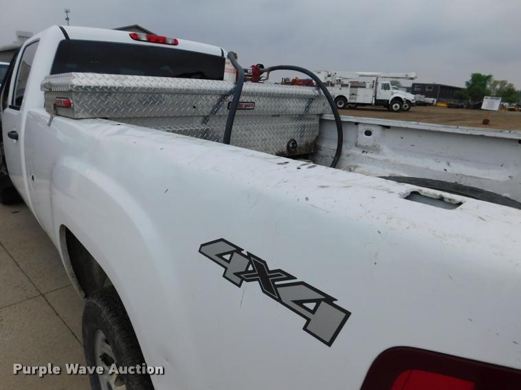 image for item DA1031 2011 GMC Sierra 3500HD Crew Cab pickup truck