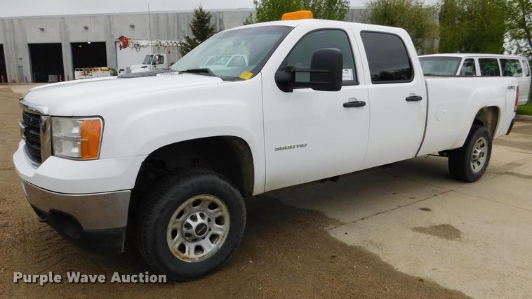 image for item DA1032 2011 GMC Sierra 3500HD Crew Cab pickup truck