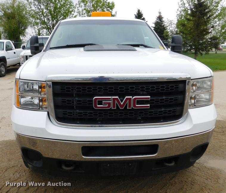 image for item DA1032 2011 GMC Sierra 3500HD Crew Cab pickup truck