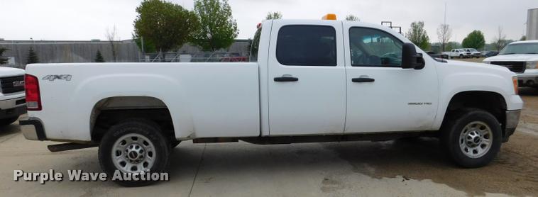image for item DA1032 2011 GMC Sierra 3500HD Crew Cab pickup truck