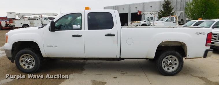 image for item DA1032 2011 GMC Sierra 3500HD Crew Cab pickup truck