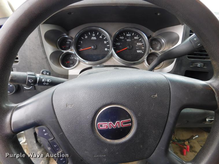 image for item DA1032 2011 GMC Sierra 3500HD Crew Cab pickup truck