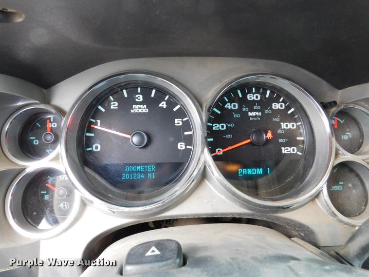 image for item DA1032 2011 GMC Sierra 3500HD Crew Cab pickup truck