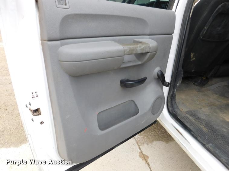 image for item DA1032 2011 GMC Sierra 3500HD Crew Cab pickup truck