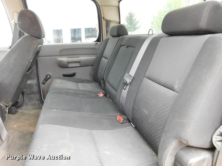 image for item DA1032 2011 GMC Sierra 3500HD Crew Cab pickup truck