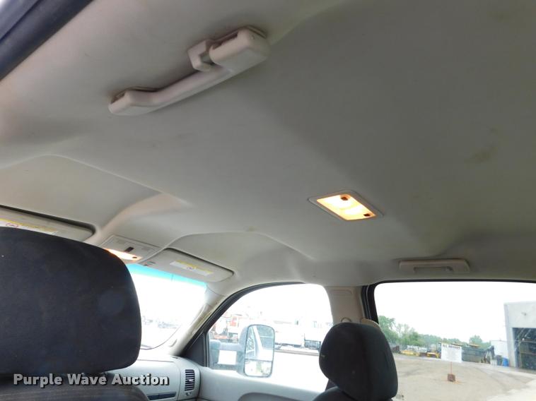 image for item DA1032 2011 GMC Sierra 3500HD Crew Cab pickup truck