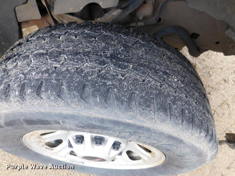 image for item DA1032 2011 GMC Sierra 3500HD Crew Cab pickup truck